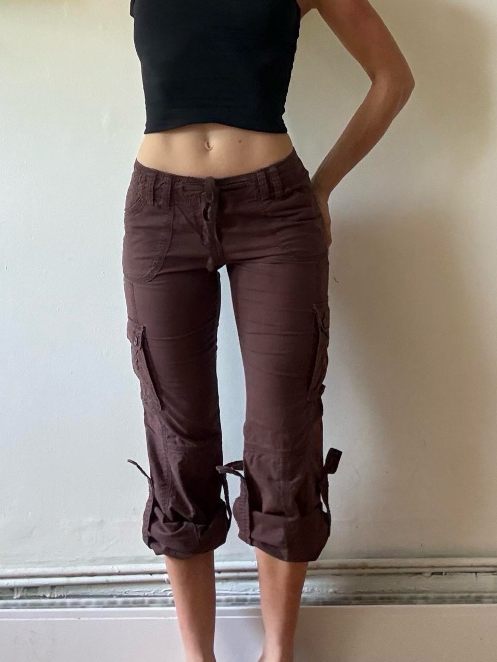 Y2K low-rise cargo capri pants— Unlabeled Y2K